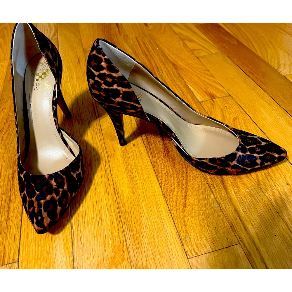 Vince Camaro Leopard Stilletto Pointed Toe Heels.